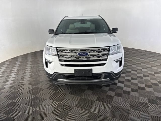 Used 2018 Ford Explorer XLT w/ Equipment Group 202A AWD/4WD image 2