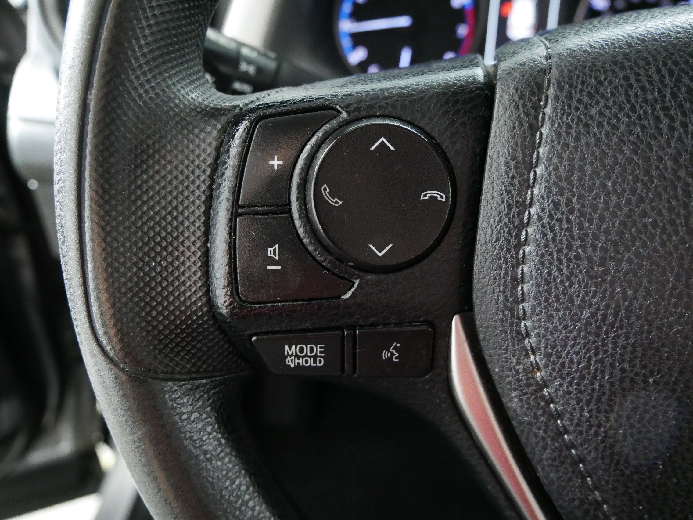 Used 2017 Toyota RAV4 LE w/ All Weather Liner Package AWD/4WD image 27