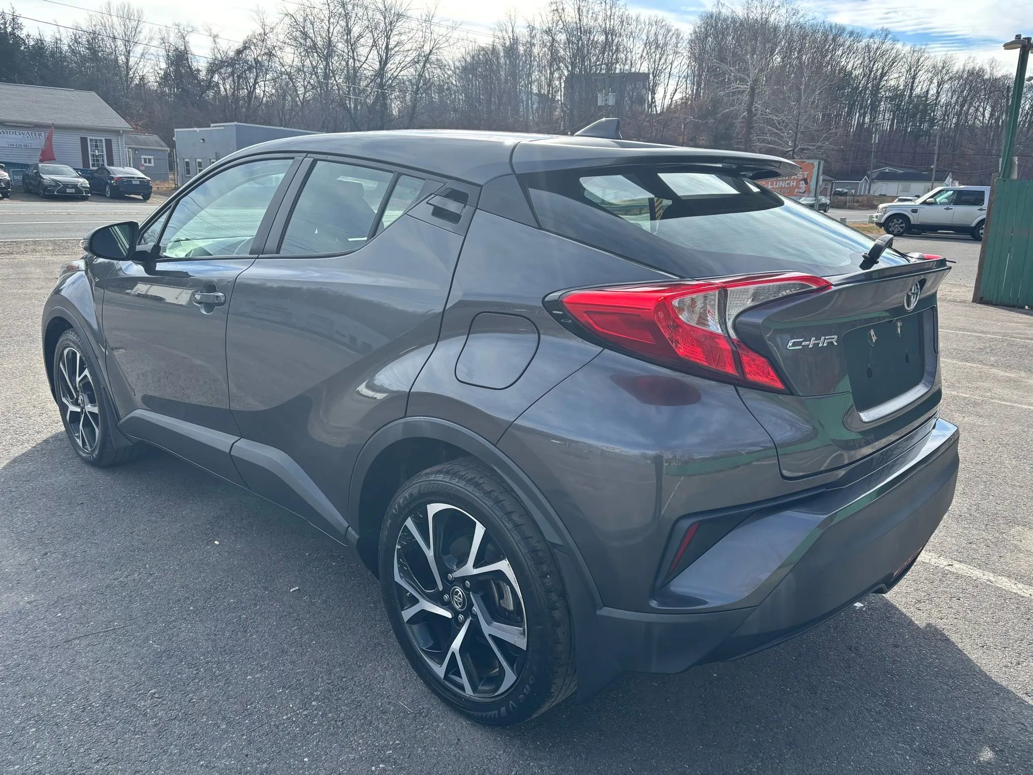 Used 2018 Toyota C-HR XLE image 7
