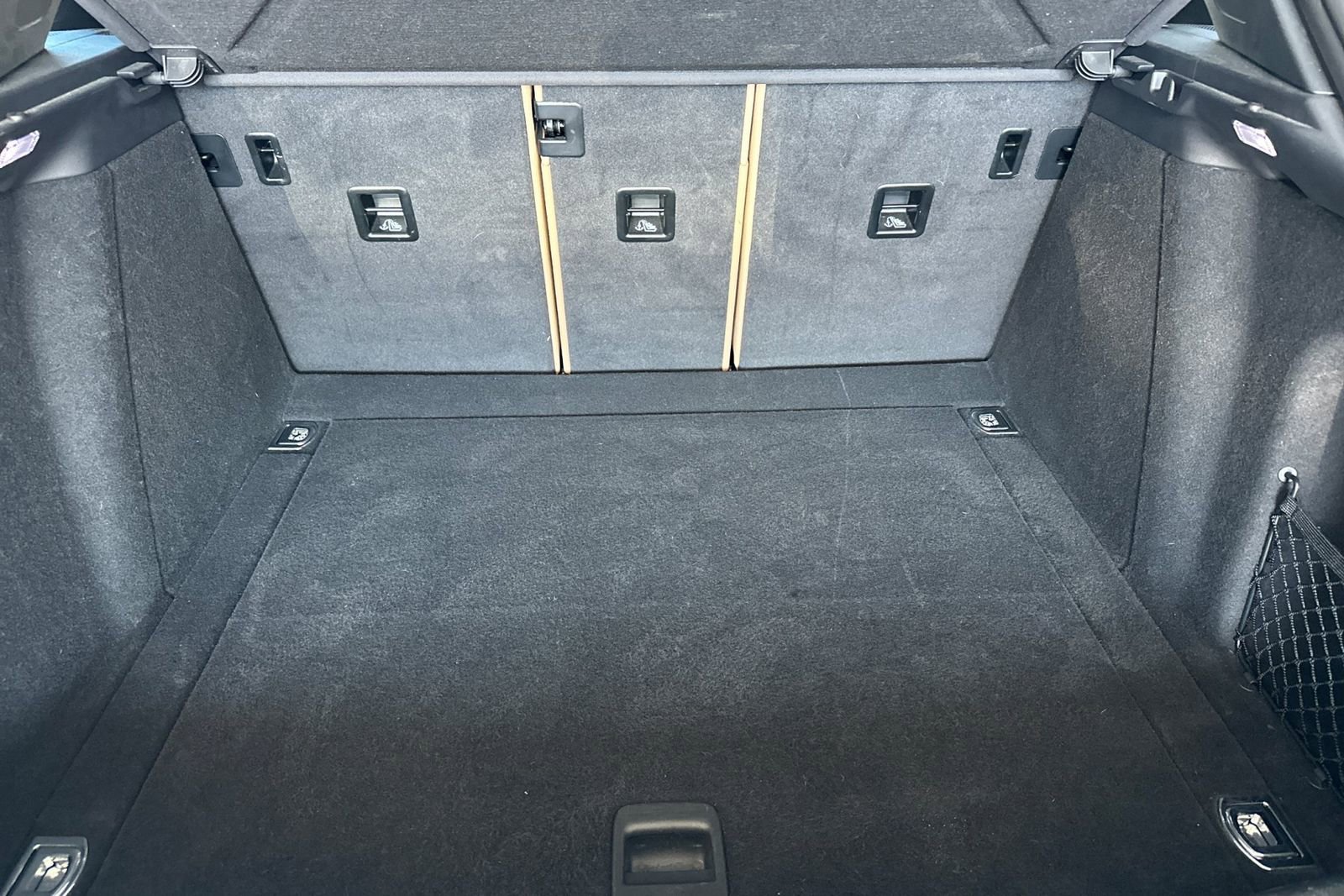 Certified 2023 Porsche Macan S image 17