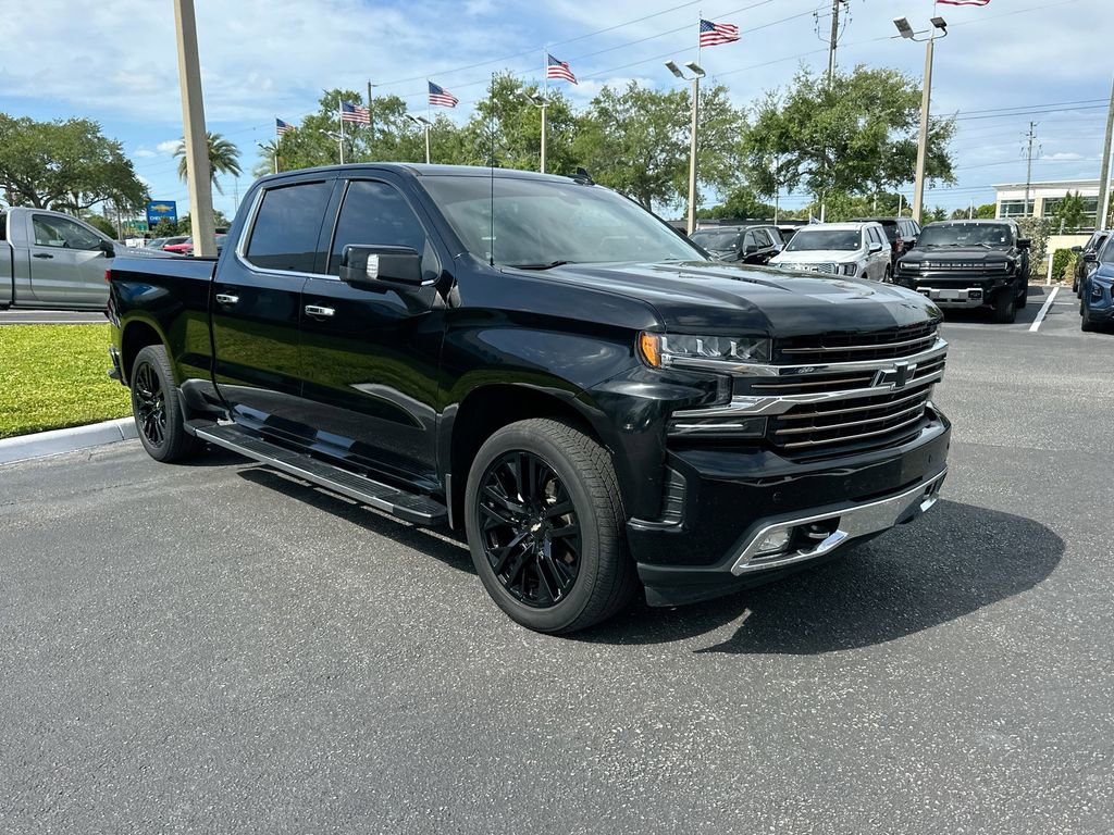 Used 2020 Chevrolet Silverado 1500 High Country w/ Technology Package AWD/4WD image 3
