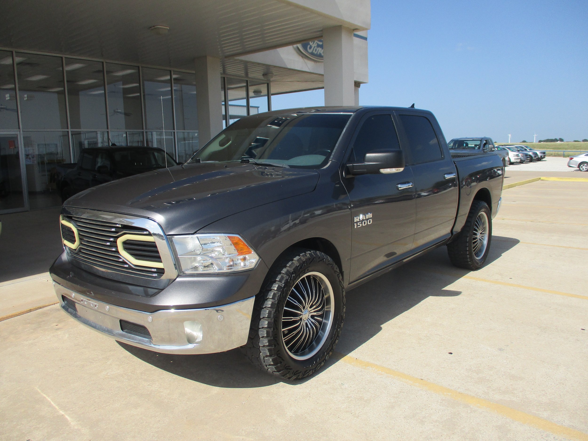 Used 2017 RAM 1500 Big Horn AWD/4WD image 2