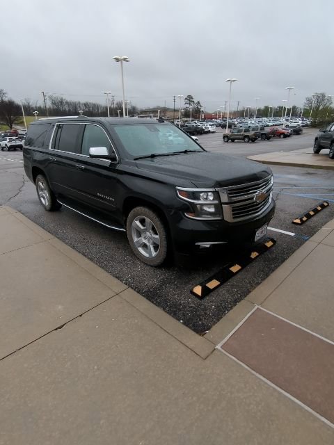 Used 2017 Chevrolet Suburban Premier image 25