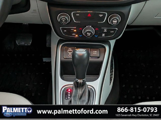 Used 2020 Jeep Compass Latitude w/ Popular Equipment Group FWD image 18