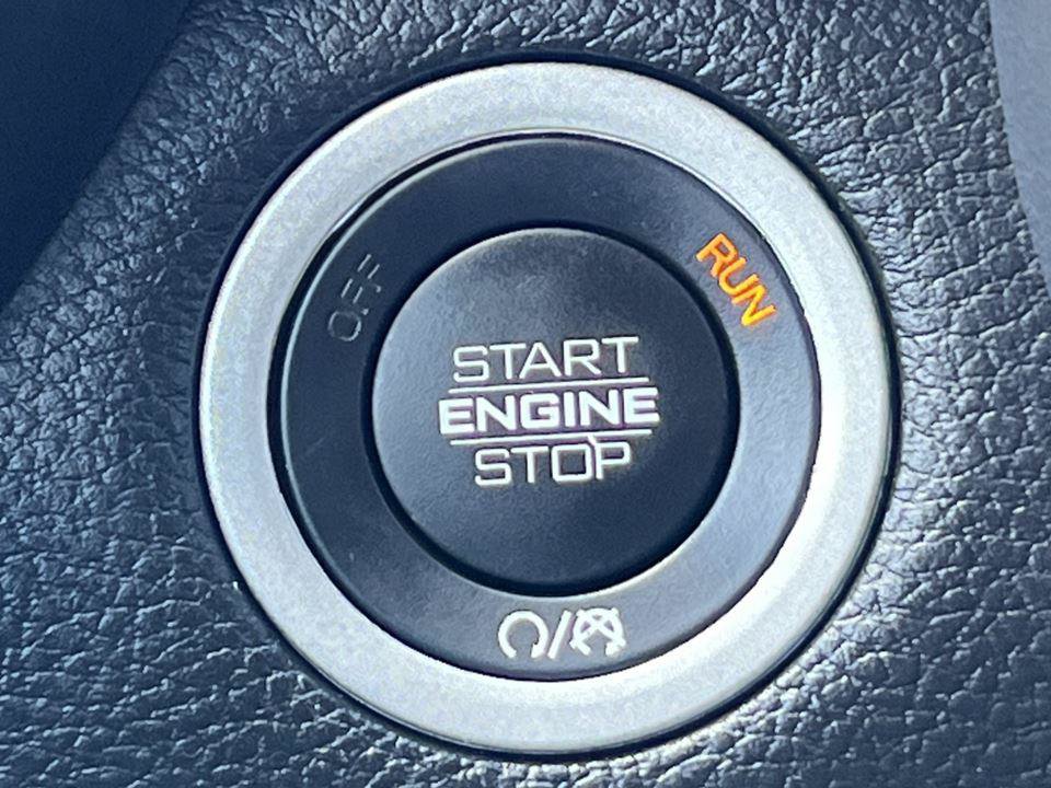 Used 2025 RAM 1500 Laramie AWD/4WD image 31