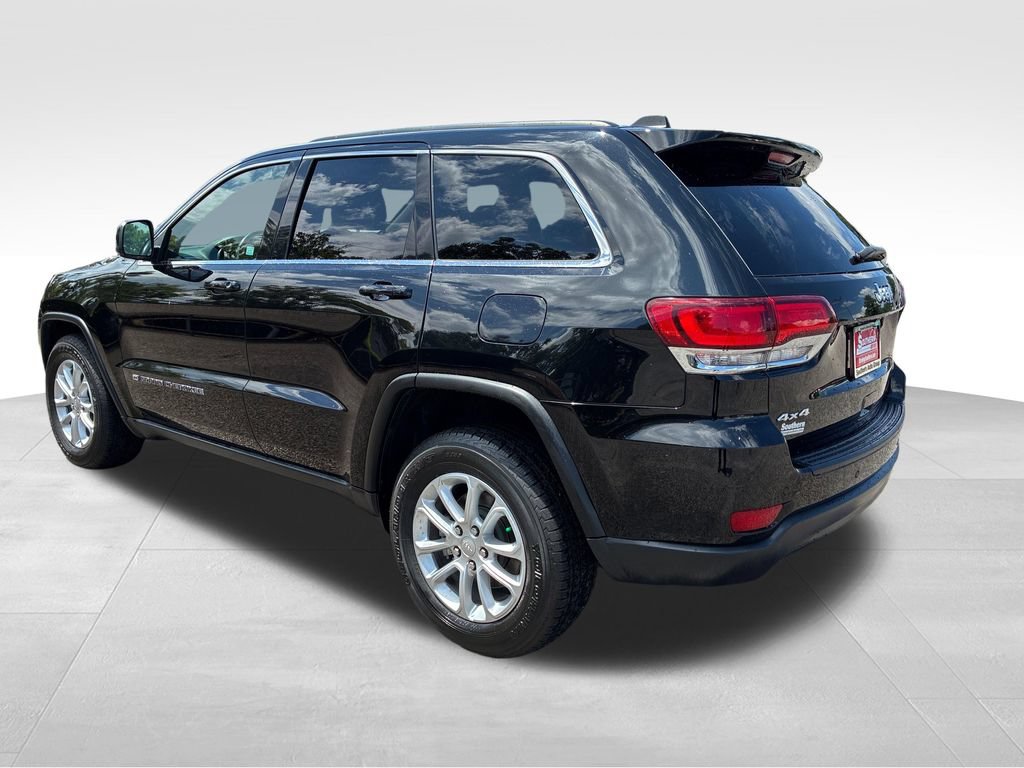 Used 2022 Jeep Grand Cherokee Laredo E w/ Security & Convenience Group AWD/4WD image 3