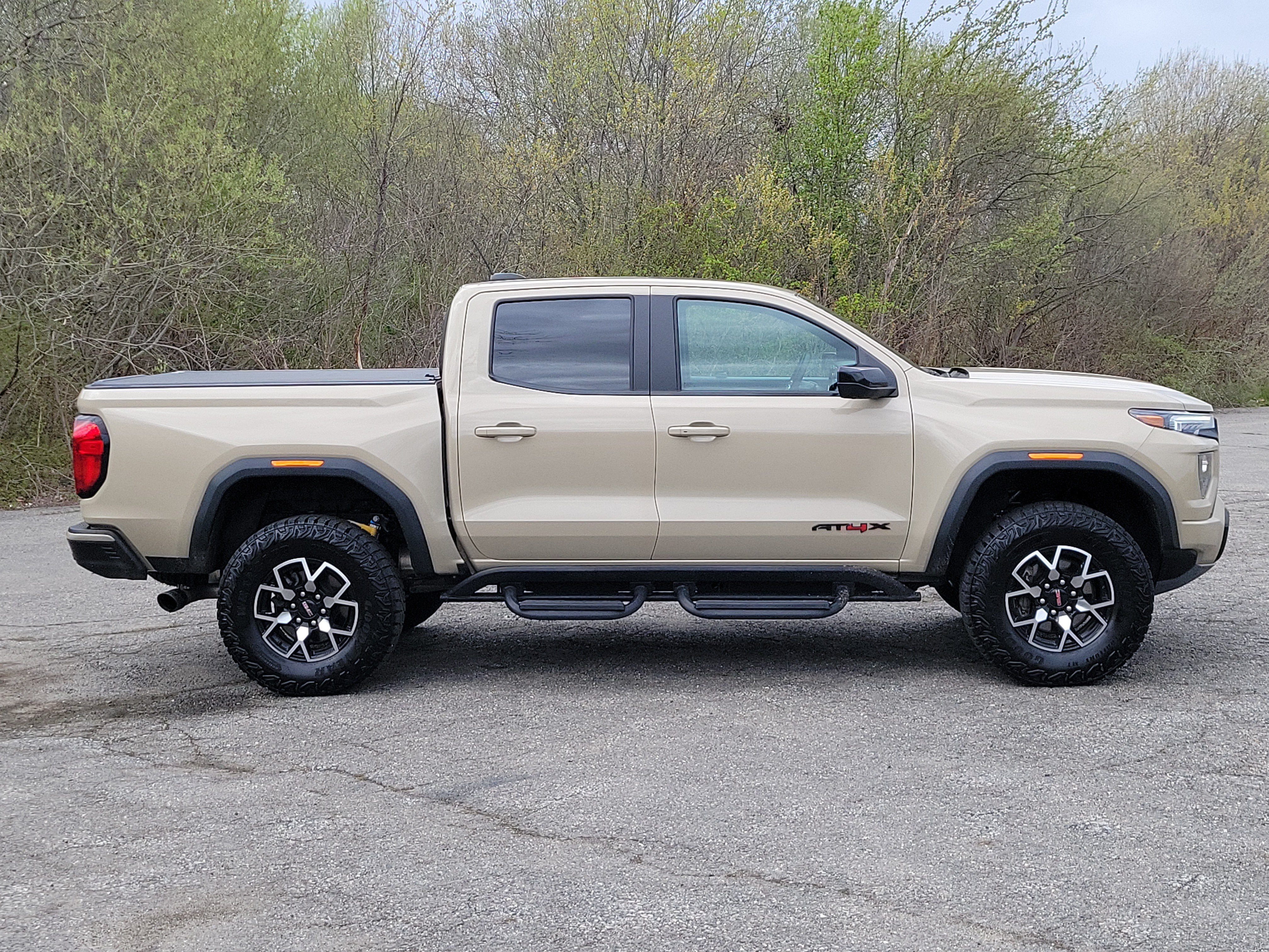 Used 2024 GMC Canyon AT4X AWD/4WD image 4
