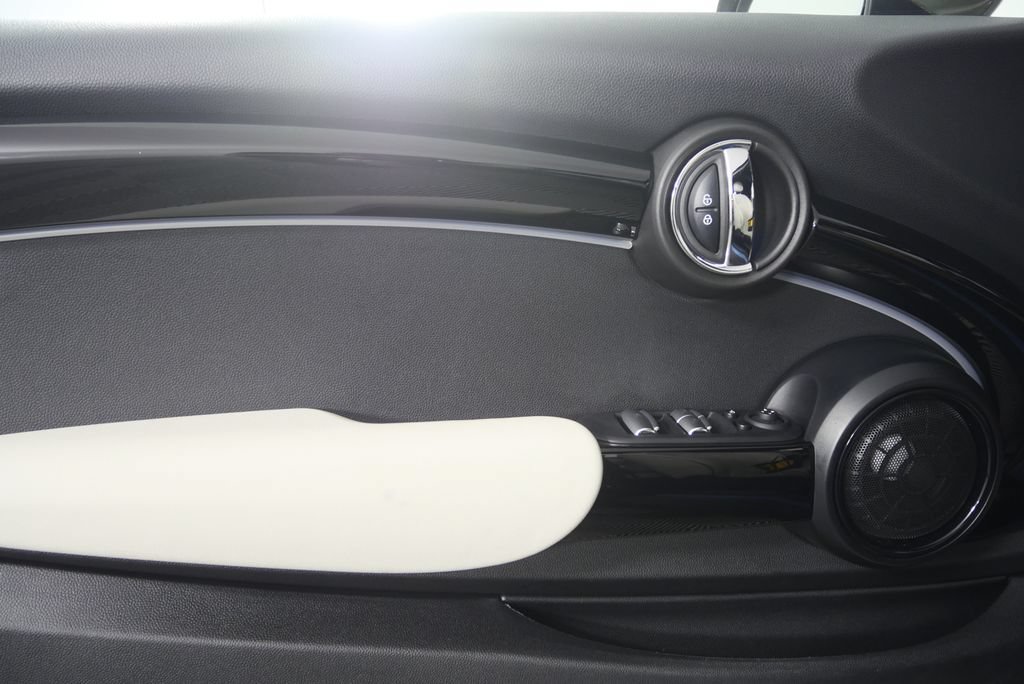 Used 2023 MINI Cooper S FWD image 8