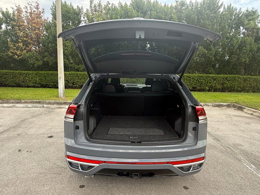 Used 2021 Volkswagen Atlas Cross Sport SE image 38