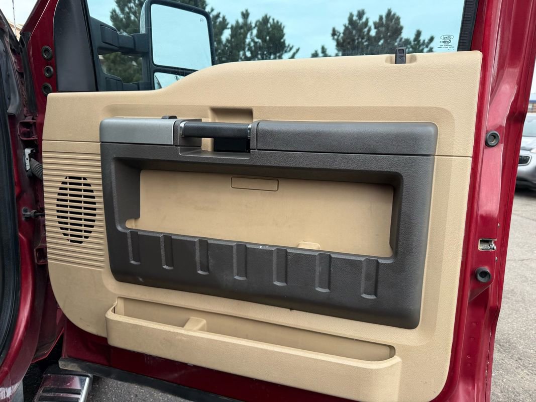 Used 2014 Ford F250 XLT w/ XLT Premium Package image 23