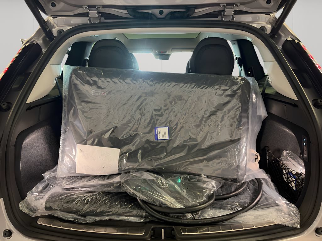 New 2026 Volvo EX90 Plus AWD/4WD image 9