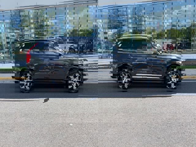 Used 2021 Volvo XC90 T6 Inscription w/ Protection Package Premier AWD/4WD image 9