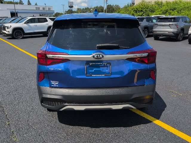 Used 2021 Kia Seltos LX AWD/4WD image 4