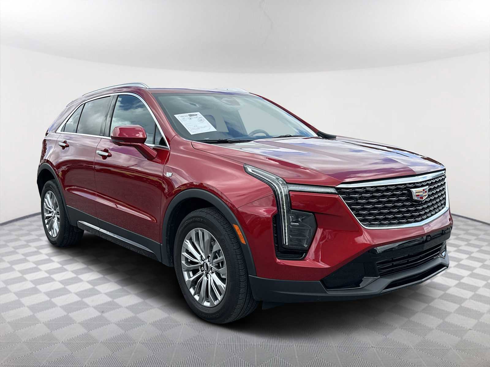 Used 2025 Cadillac XT4 Premium Luxury FWD image 1