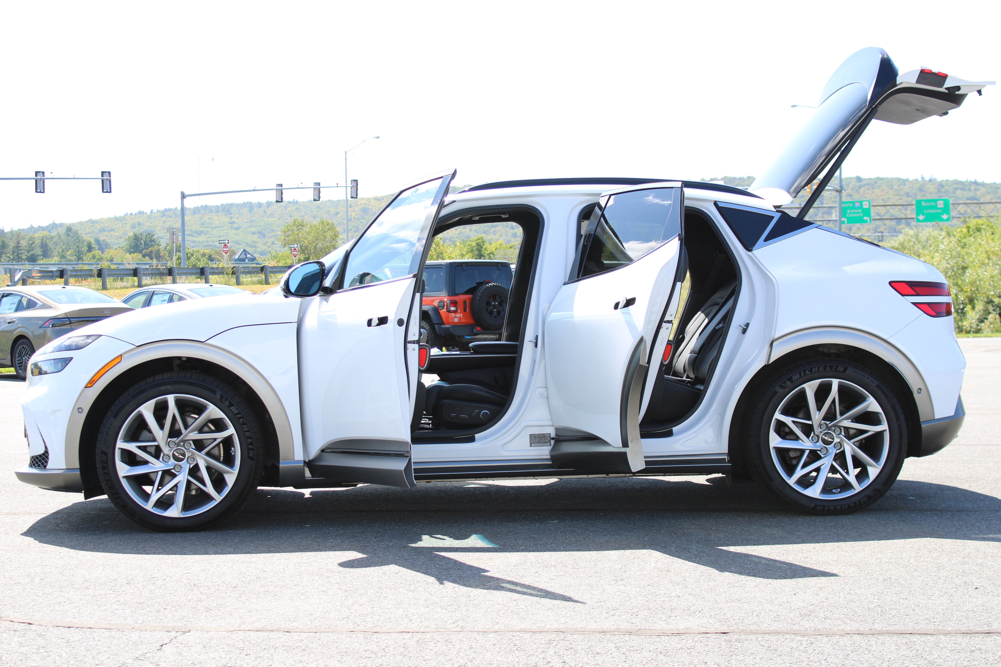 Used 2023 Genesis GV60 Advanced AWD/4WD image 13