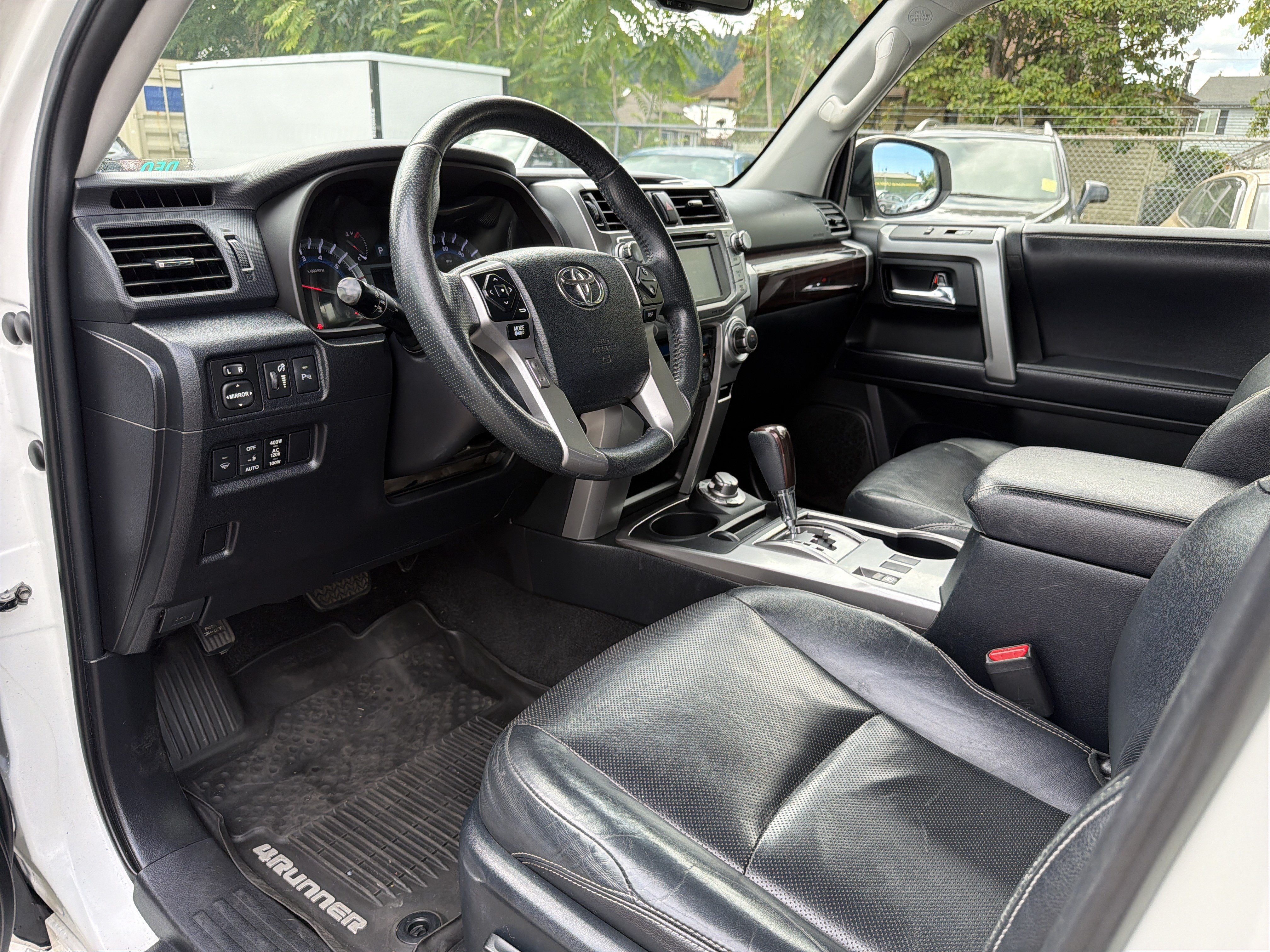 Used 2018 Toyota 4Runner Limited AWD/4WD image 7