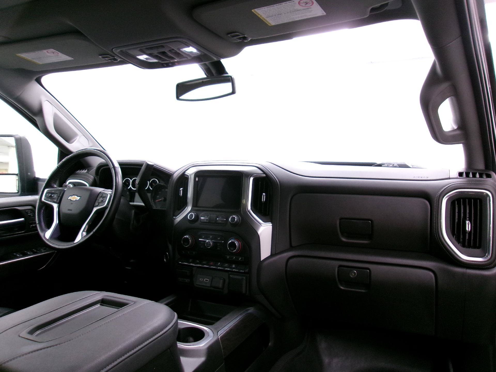 Used 2022 Chevrolet Silverado 2500 LTZ w/ LTZ Plus Package AWD/4WD image 3