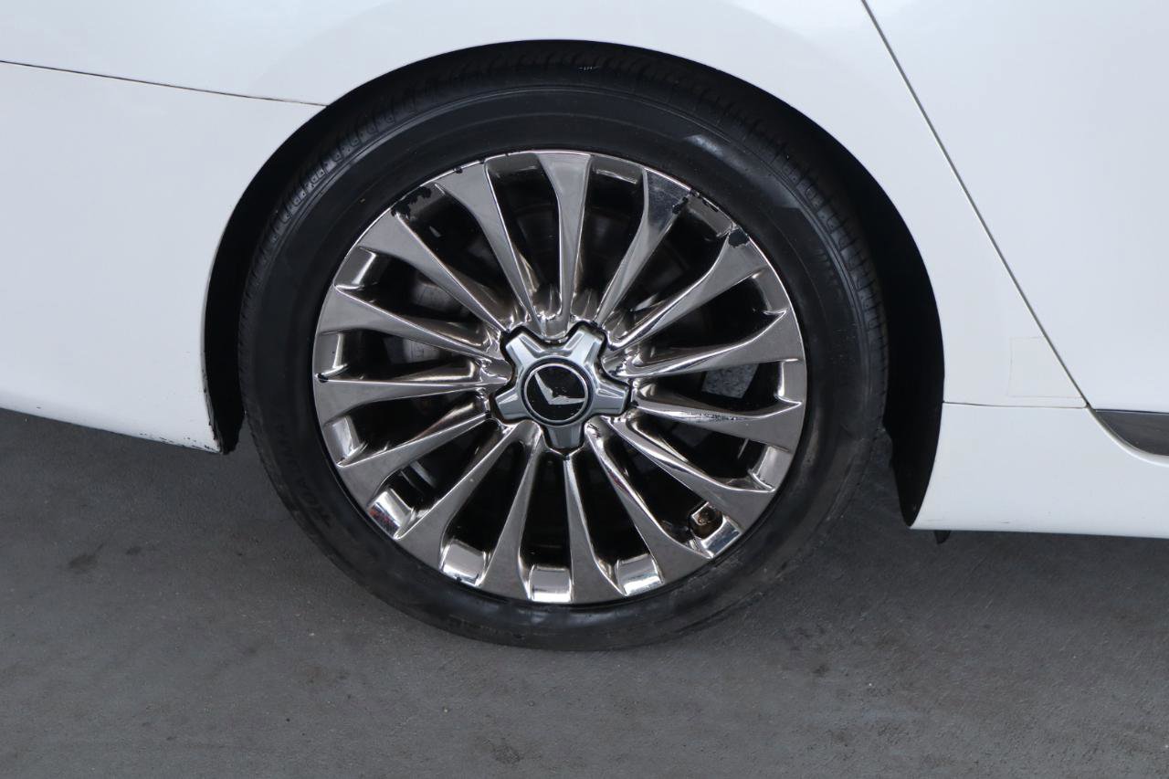 Used 2016 Kia K900 Luxury image 5