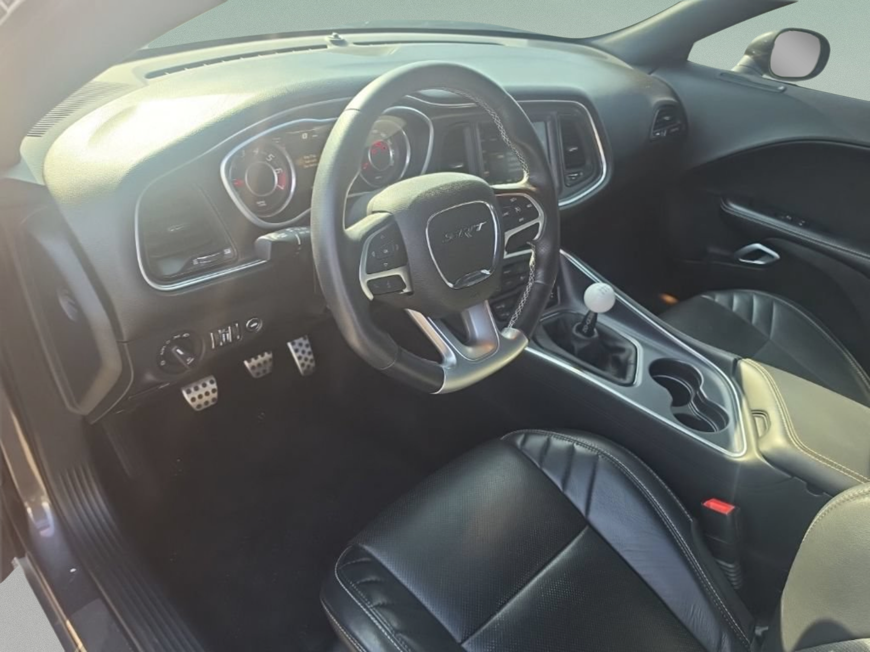 Used 2016 Dodge Challenger SRT w/ Technology Group RWD image 13