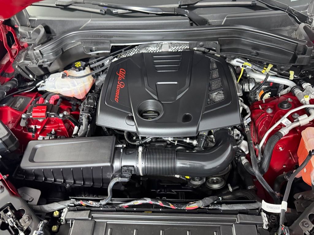 Used 2022 Alfa Romeo Stelvio Sprint image 32