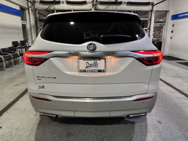 Used 2021 Buick Enclave Essence image 12