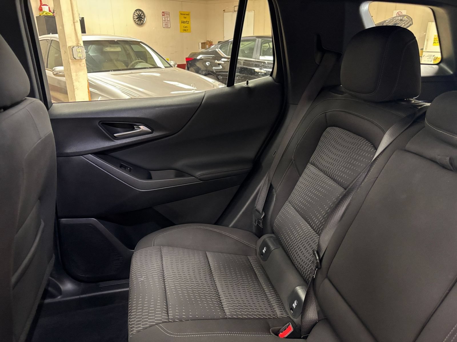 Used 2025 Chevrolet Equinox LT FWD image 39