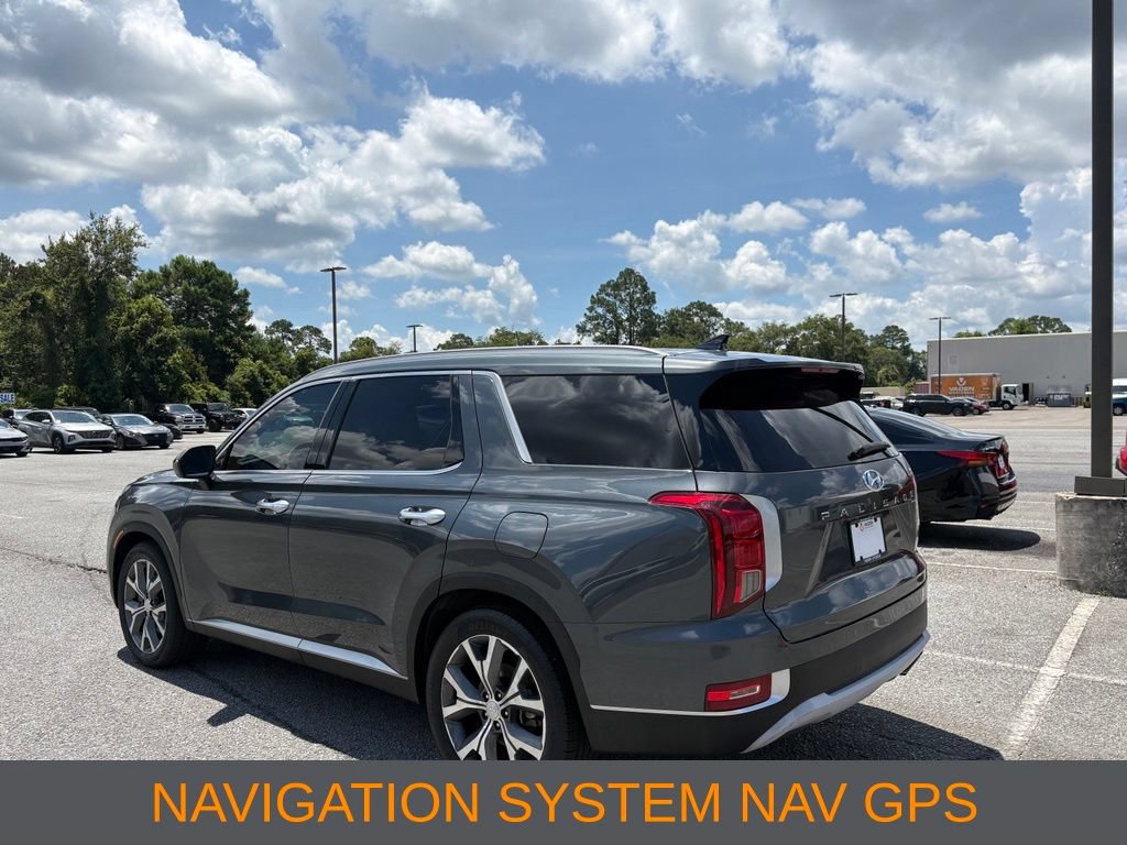 Used 2022 Hyundai Palisade SEL w/ Premium Package FWD image 3