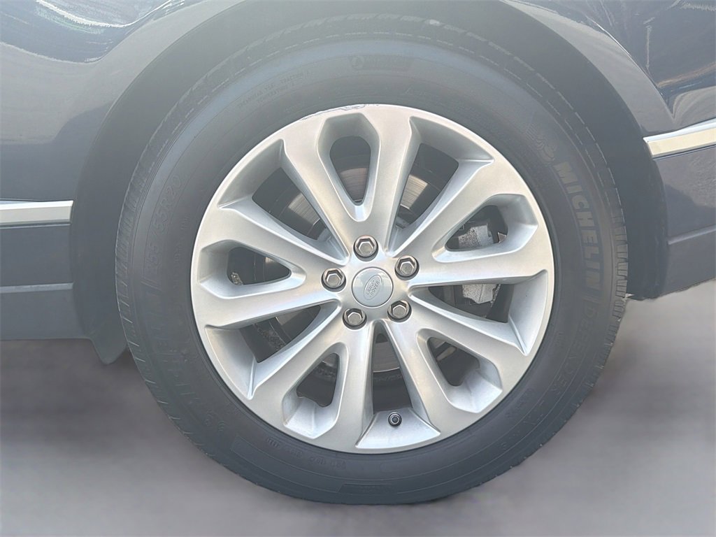 Used 2016 Land Rover Range Rover HSE image 34