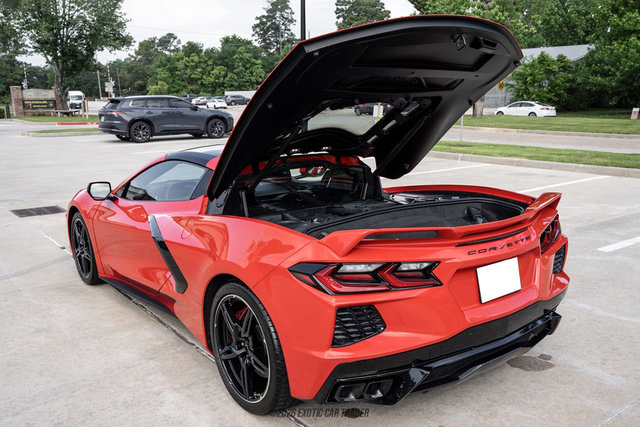 Used 2024 Chevrolet Corvette Stingray Premium Cpe w/ Z51 Performance Package RWD image 15