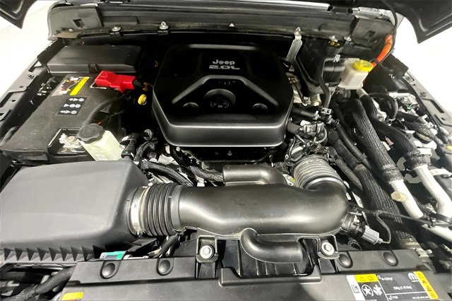 Used 2022 Jeep Wrangler Unlimited Sahara w/ Cold Weather Group image 31