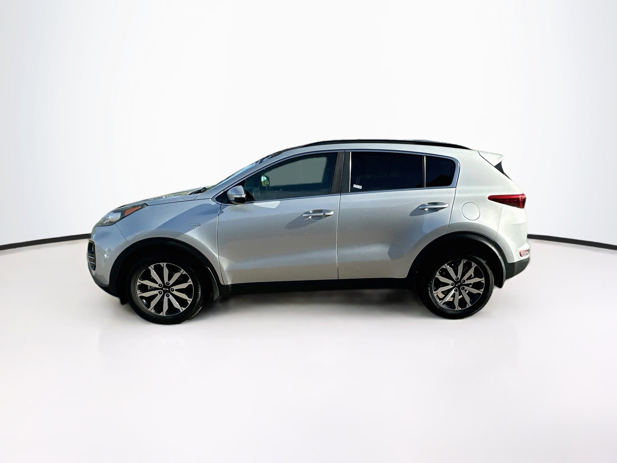 Used 2018 Kia Sportage EX w/ EX Technology Package AWD/4WD image 4