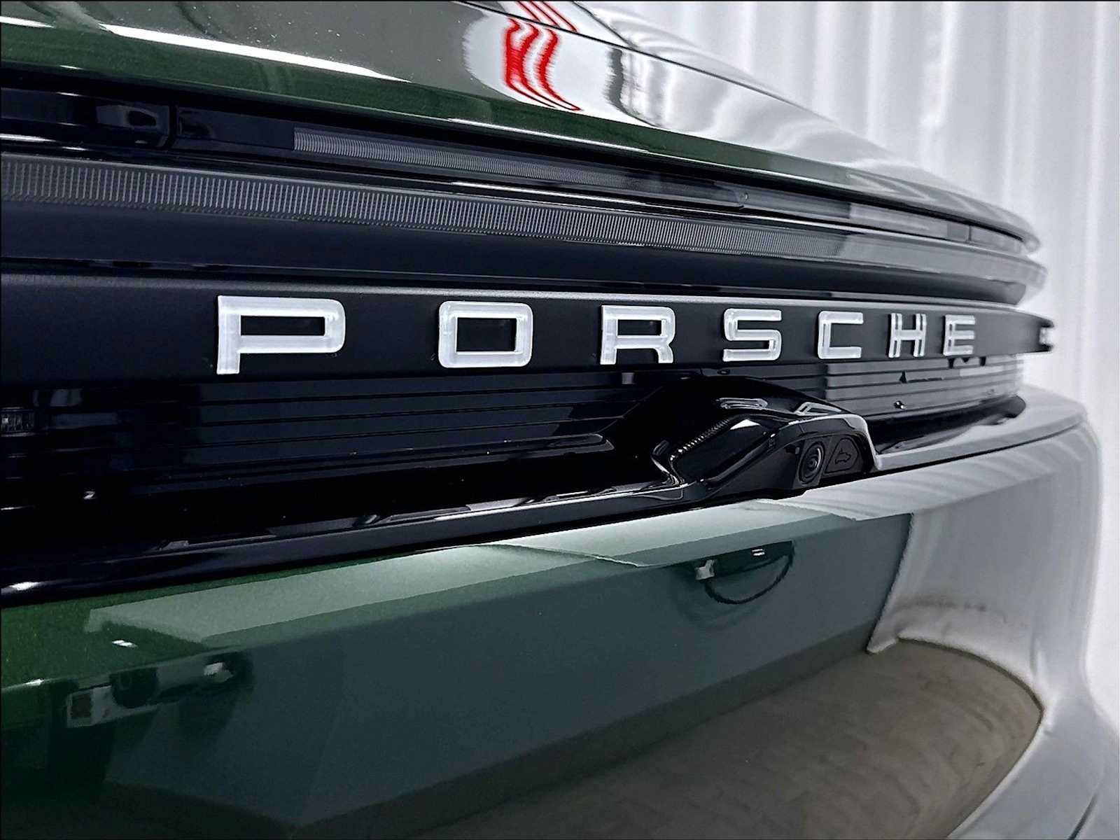 Used 2026 Porsche Macan 4 Electric AWD/4WD image 35