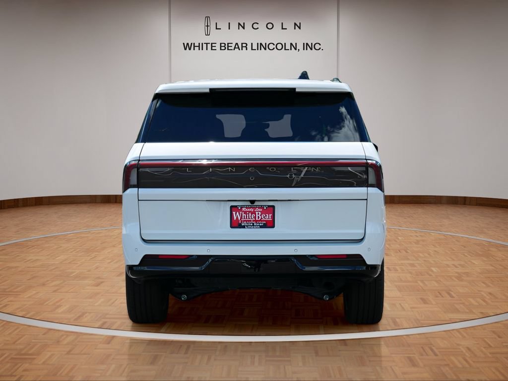 Used 2026 Lincoln Navigator Reserve w/ Jet Appearance Package AWD/4WD image 6