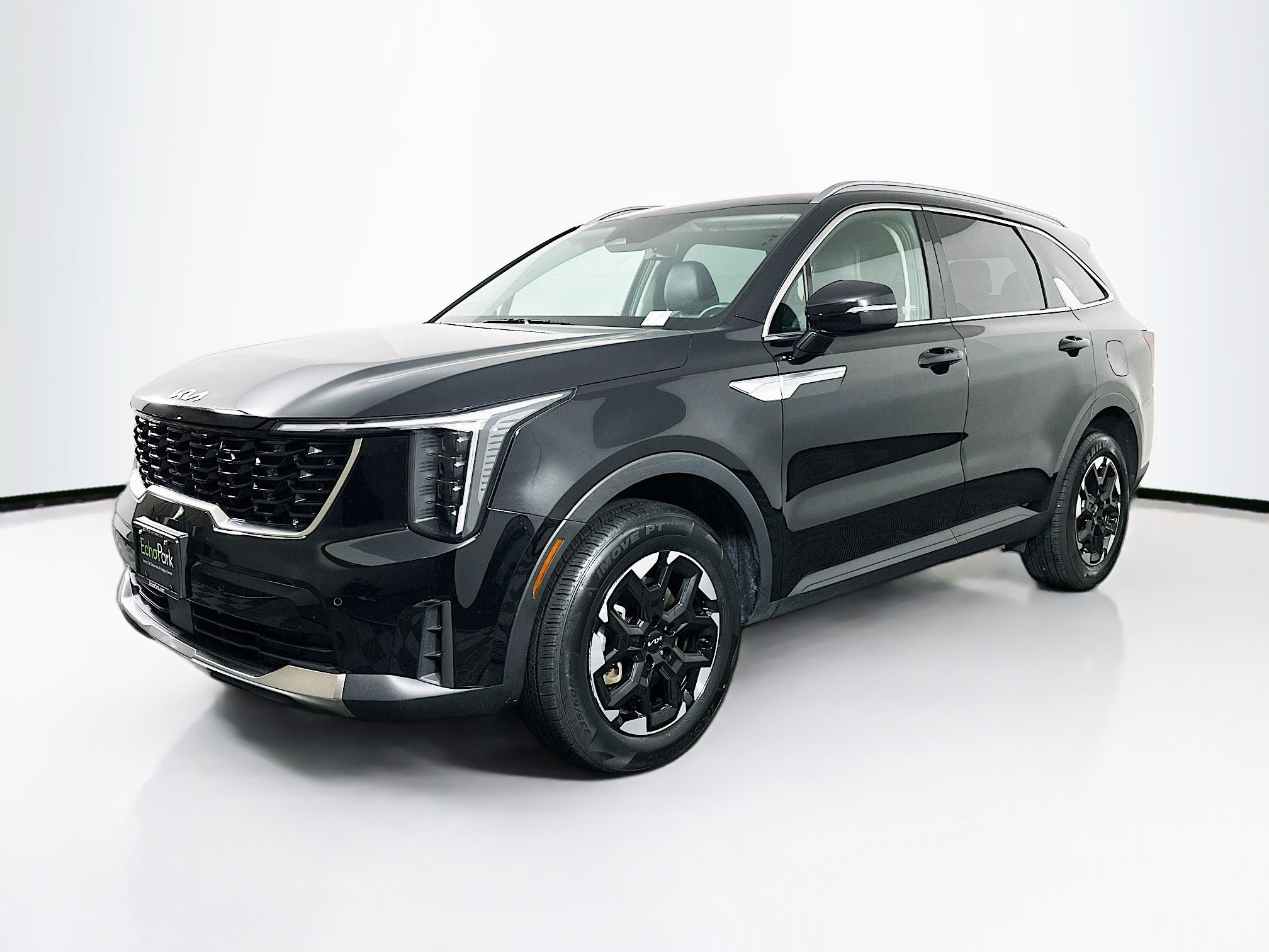 Used 2024 Kia Sorento S image 3