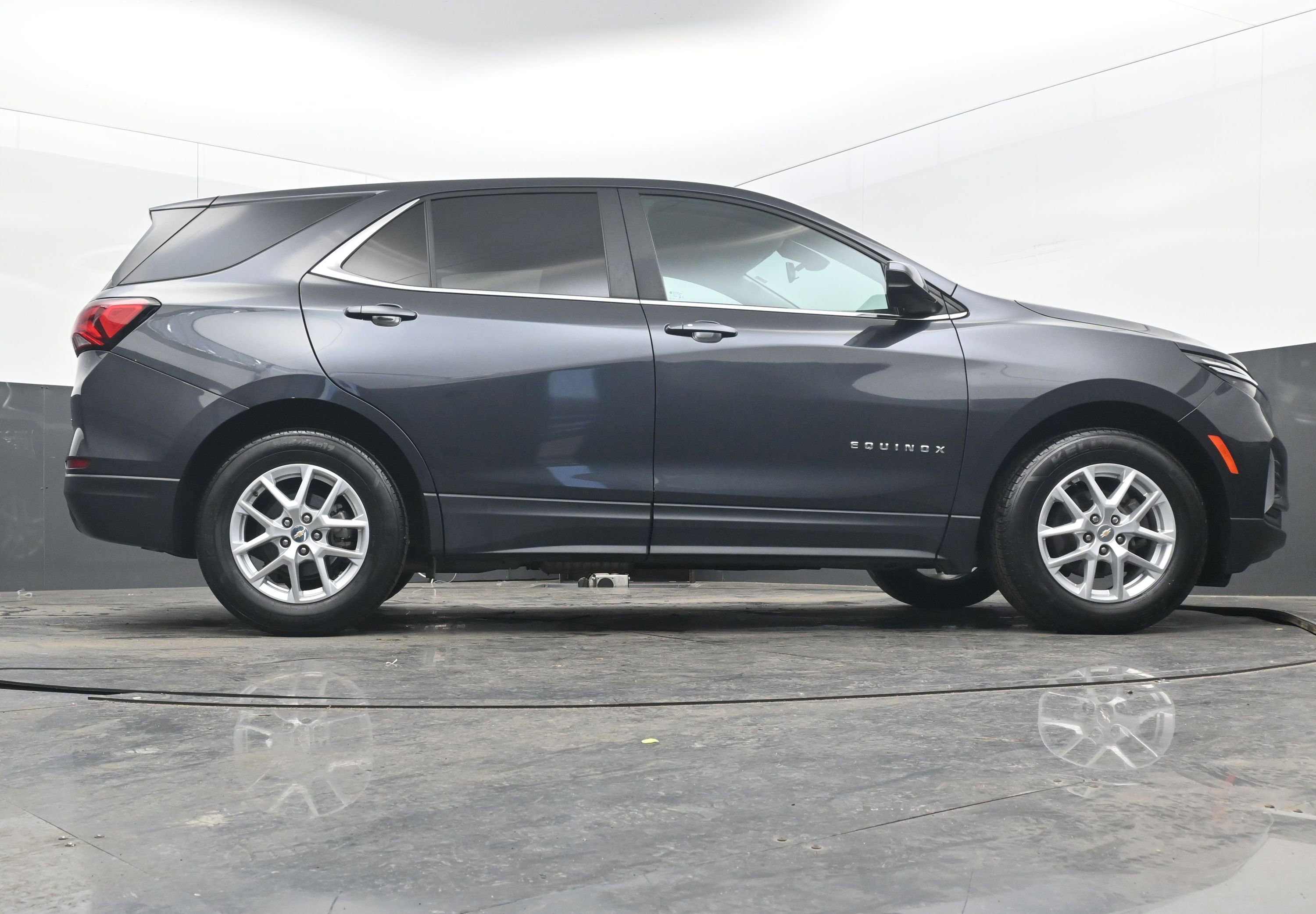 Used 2023 Chevrolet Equinox LT image 31