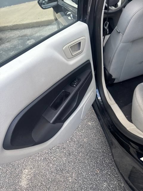 Used 2012 Ford Fiesta SE FWD image 14