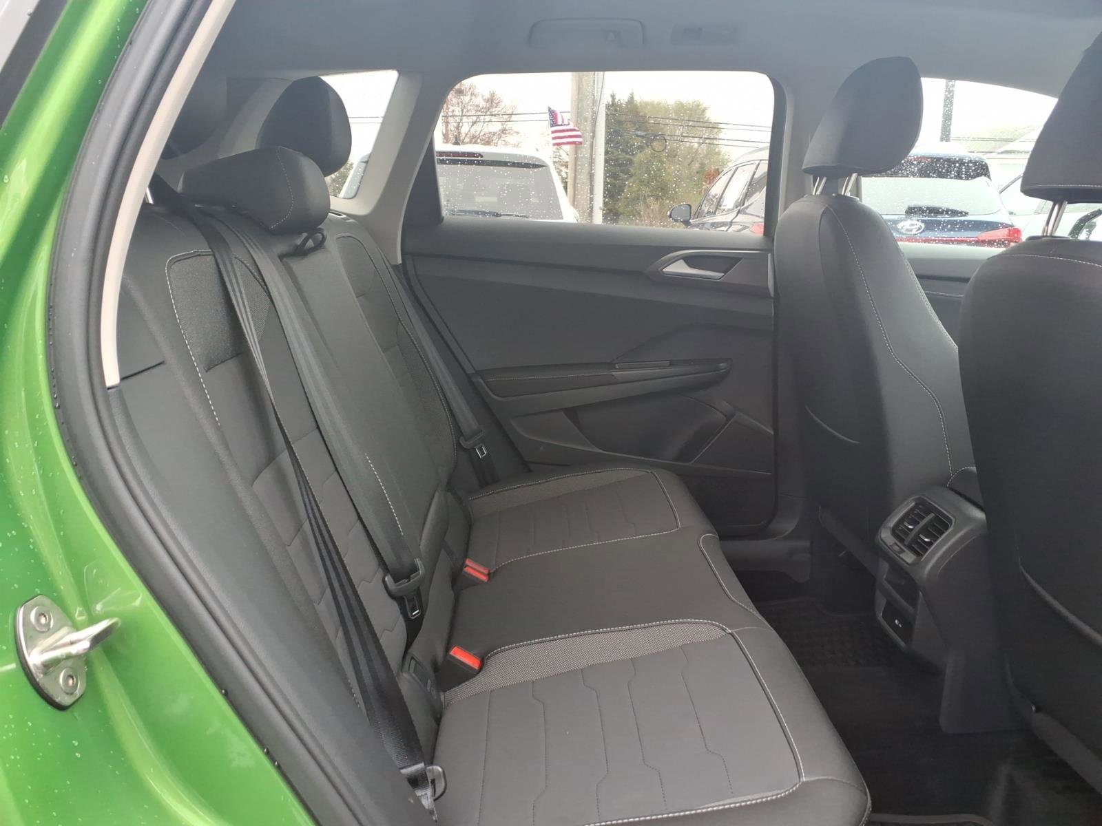 Used 2025 Volkswagen Taos SE image 12