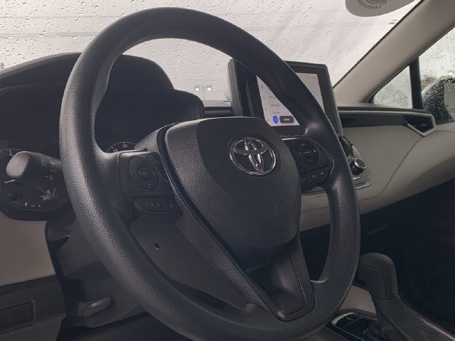 Used 2025 Toyota Corolla LE FWD image 19