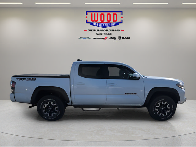 Used 2020 Toyota Tacoma TRD Off-Road w/ TRD Premium Off Road Package AWD/4WD image 2