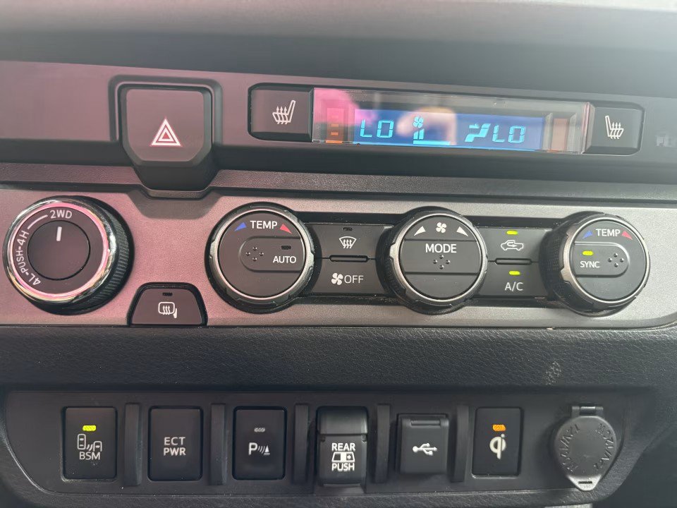 Used 2023 Toyota Tacoma TRD Off-Road w/ TRD Premium Off Road Package AWD/4WD image 17
