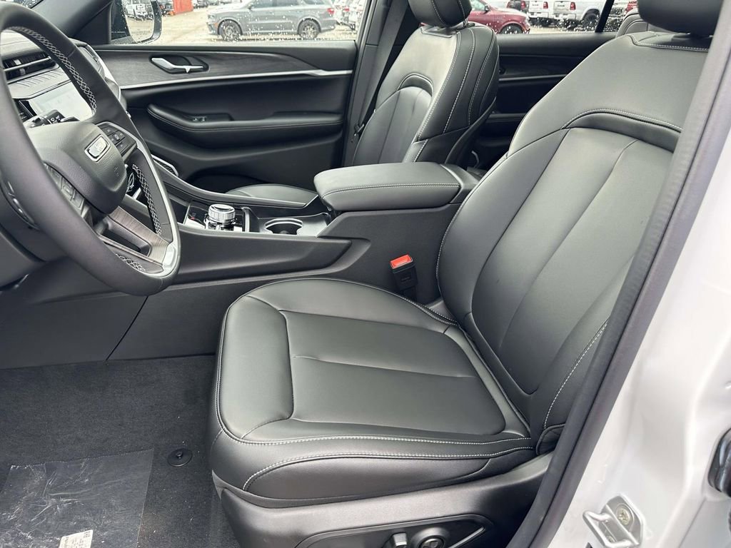 New 2026 Jeep Grand Cherokee L Limited w/ Limited Altitude Package image 15