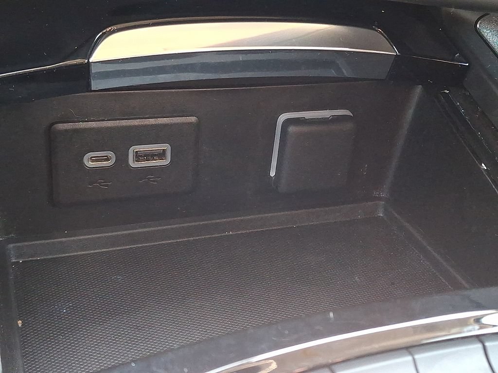 Used 2023 Buick Envision Essence AWD/4WD image 23