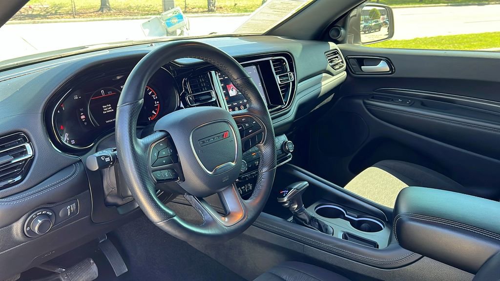 Used 2023 Dodge Durango SXT image 2