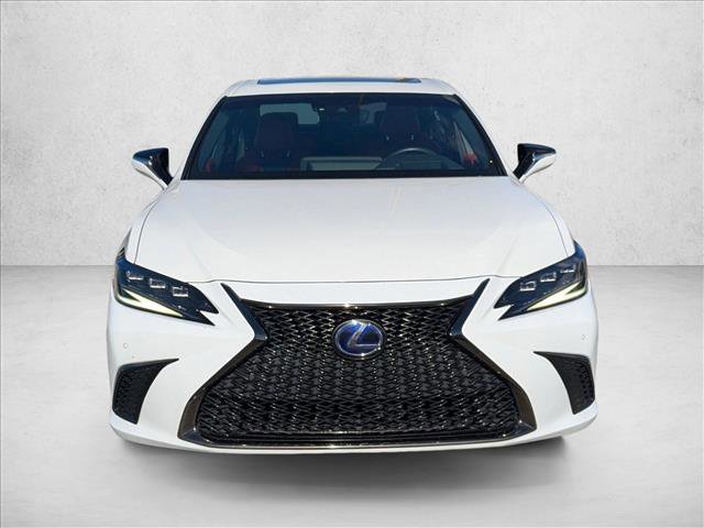 Used 2022 Lexus ES 300h F Sport image 2