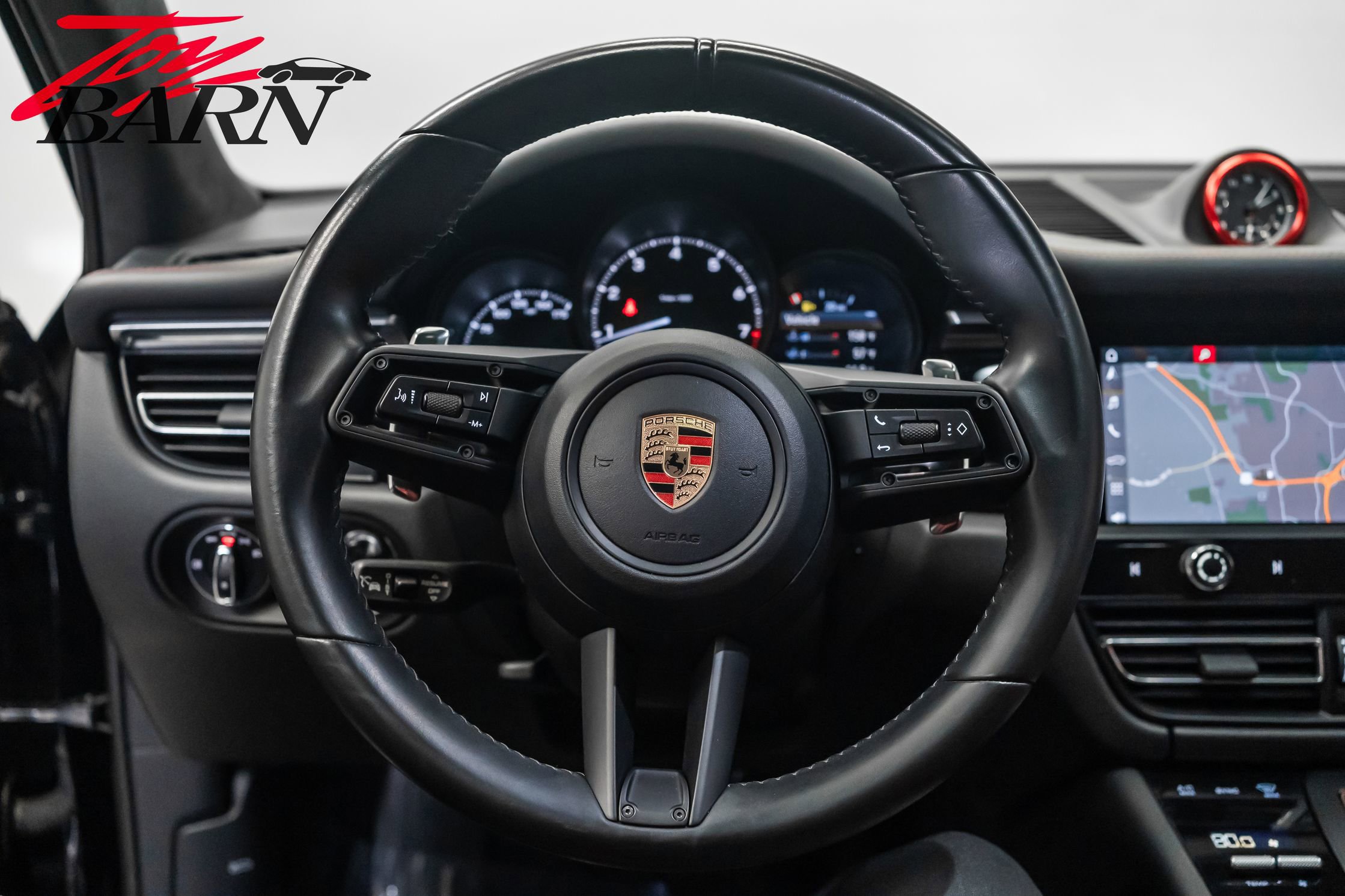 Used 2023 Porsche Macan image 26