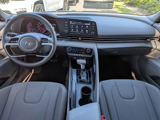 Used 2023 Hyundai Elantra SEL FWD image 18