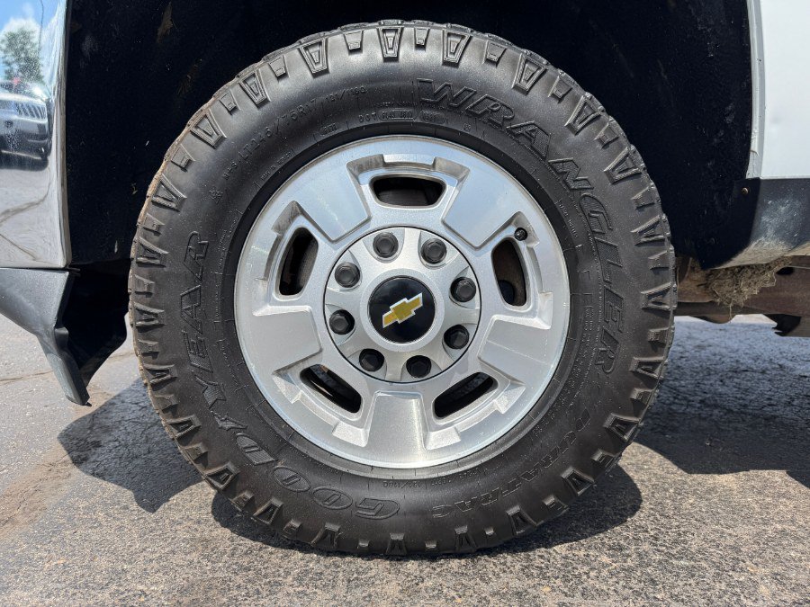Used 2017 Chevrolet Silverado 2500 LT AWD/4WD image 13