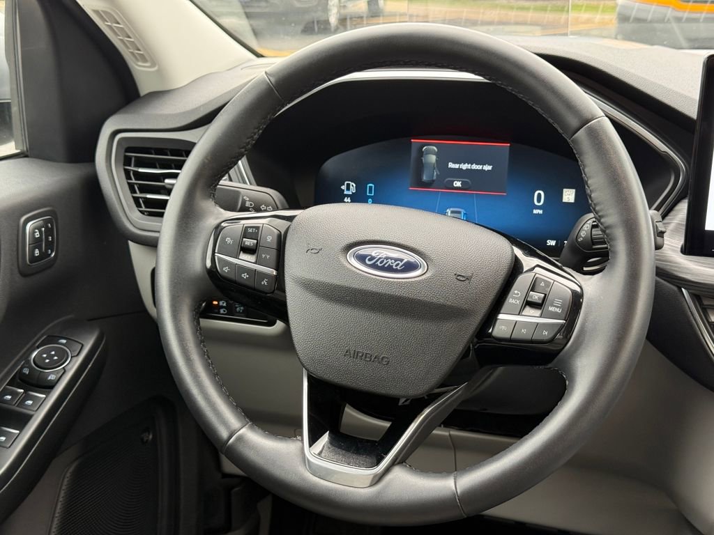Certified 2023 Ford Escape SE w/ PHEV Premium Package image 14
