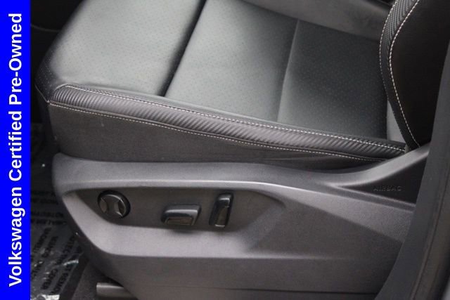 Used 2022 Volkswagen Atlas Cross Sport SE w/ Panoramic Sunroof Package image 18