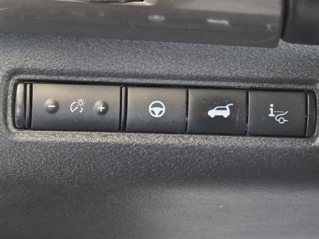 Used 2022 Nissan Pathfinder Platinum w/ Cargo Package image 39